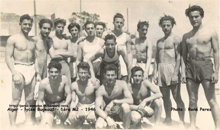 1946 .- 1ère M 2 cours de gym.
